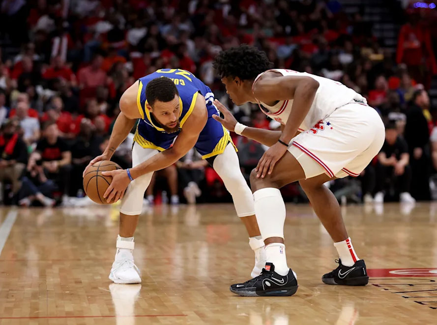 NBA》守到對手懷疑人生！火箭小將窒息式防守讓Curry都讚嘆